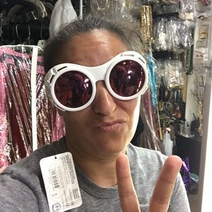 Meet your Posher, Samantha